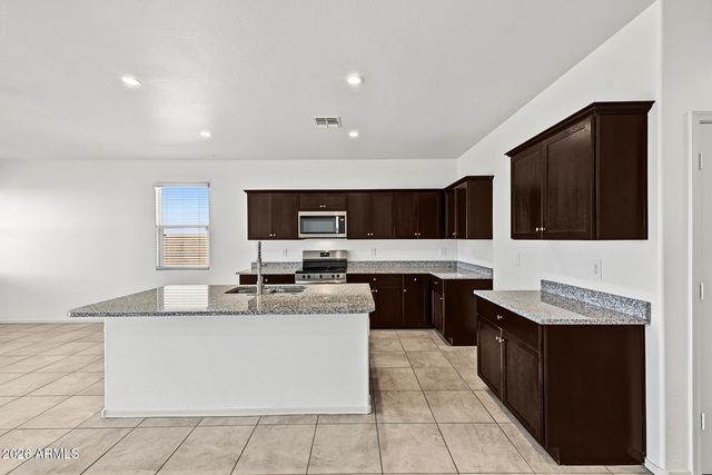 24162 N COTTON Circle, Florence, AZ 85132
