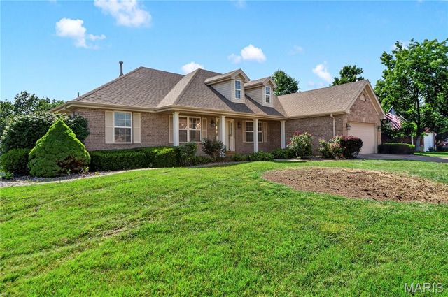 3201 Bear Tracks Drive, Wentzville, MO 63385