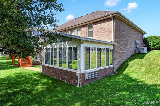3201 Bear Tracks Drive, Wentzville, MO 63385