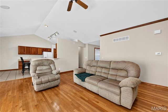 3201 Bear Tracks Drive, Wentzville, MO 63385