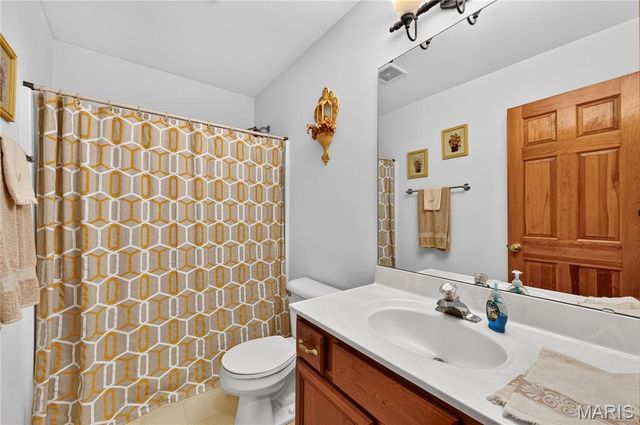 3201 Bear Tracks Drive, Wentzville, MO 63385