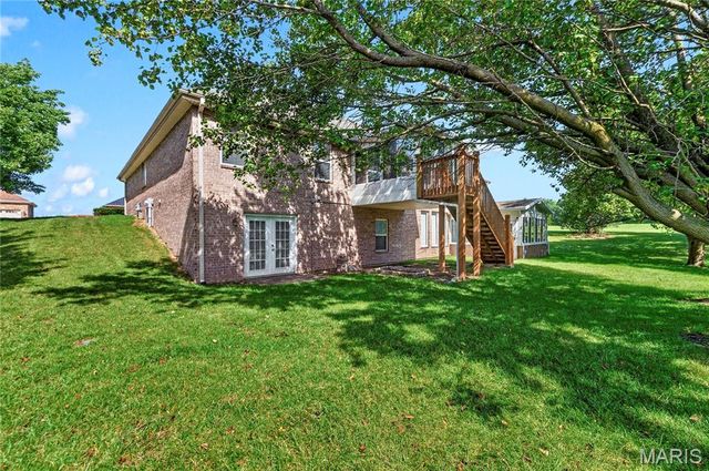 3201 Bear Tracks Drive, Wentzville, MO 63385