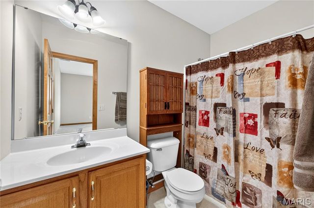 3201 Bear Tracks Drive, Wentzville, MO 63385