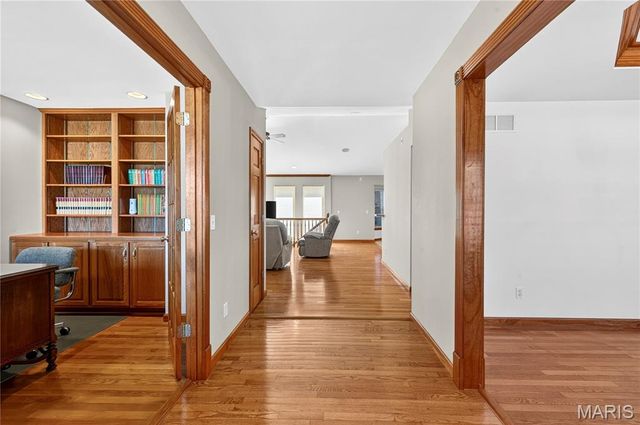 3201 Bear Tracks Drive, Wentzville, MO 63385