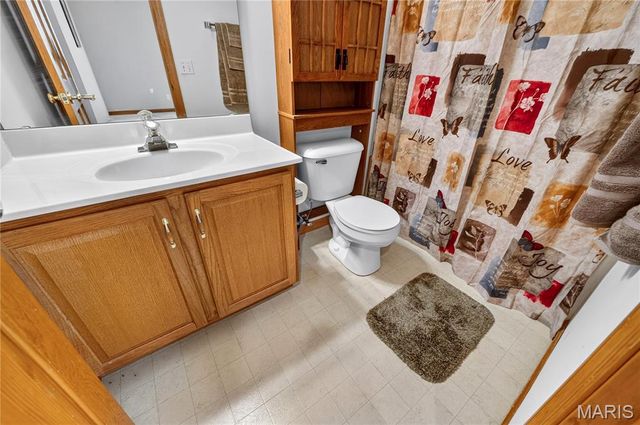 3201 Bear Tracks Drive, Wentzville, MO 63385