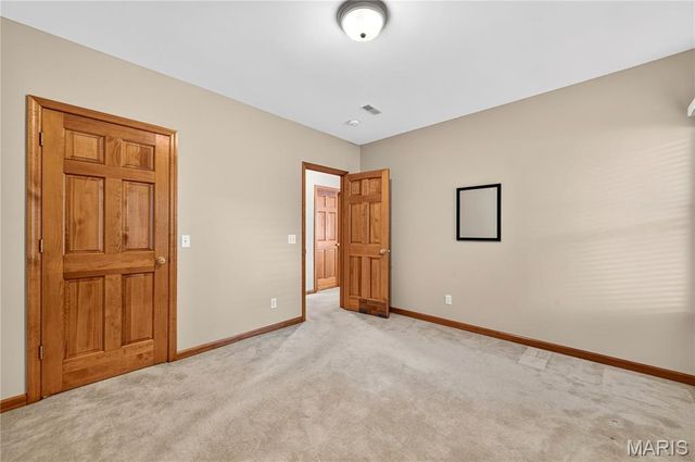 3201 Bear Tracks Drive, Wentzville, MO 63385