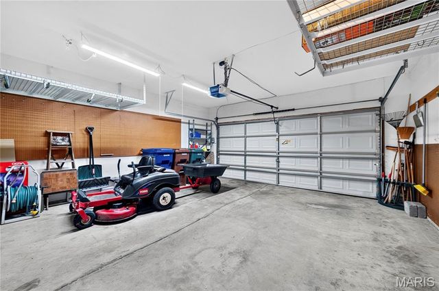 3201 Bear Tracks Drive, Wentzville, MO 63385