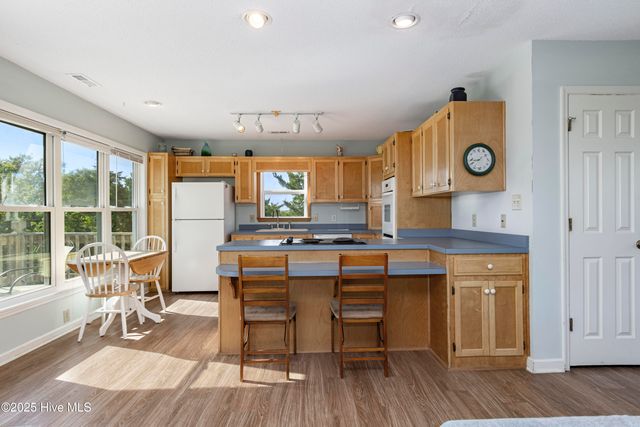 102 Wyndward Court, Emerald Isle, NC 28594