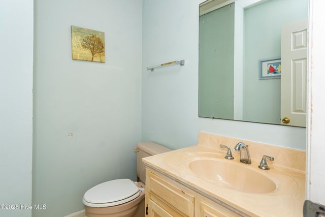102 Wyndward Court, Emerald Isle, NC 28594