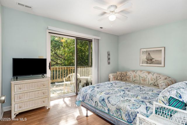 102 Wyndward Court, Emerald Isle, NC 28594