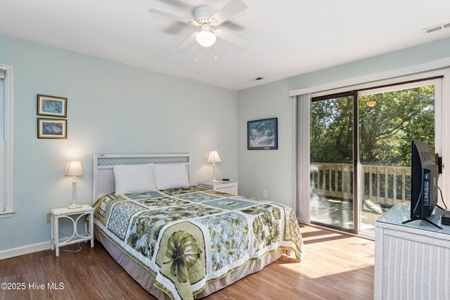 102 Wyndward Court, Emerald Isle, NC 28594