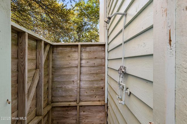 102 Wyndward Court, Emerald Isle, NC 28594