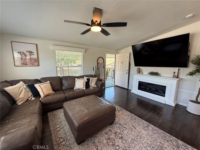 8297 Cottonwood Ave. Spc 30, Fontana, CA 92335