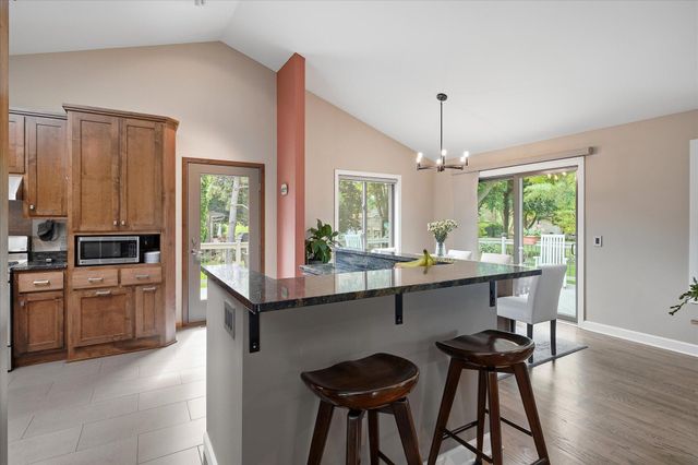15809 Nursery Drive, Minnetonka, MN 55345