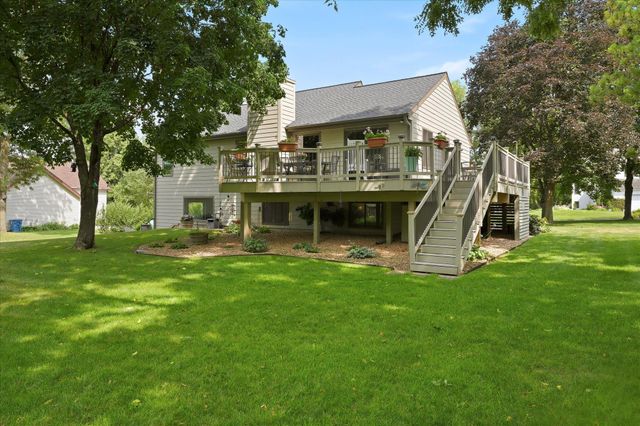 15809 Nursery Drive, Minnetonka, MN 55345