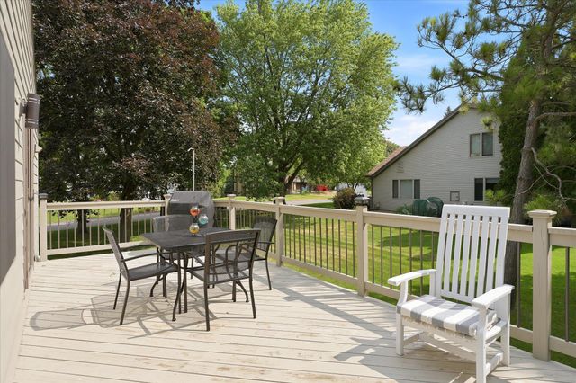 15809 Nursery Drive, Minnetonka, MN 55345