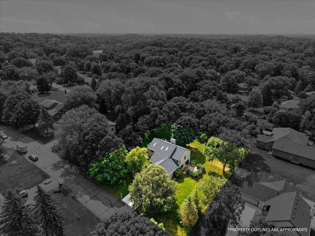 15809 Nursery Drive, Minnetonka, MN 55345
