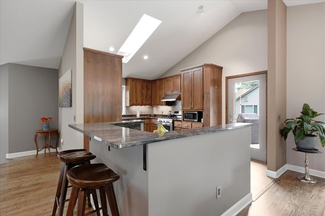 15809 Nursery Drive, Minnetonka, MN 55345