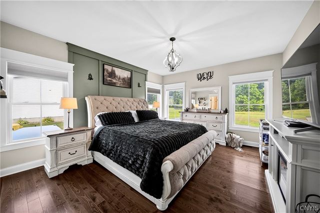 4534 Hollyshire, Clay, NY 13041