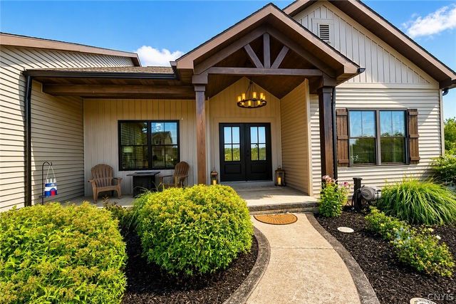4534 Hollyshire, Clay, NY 13041