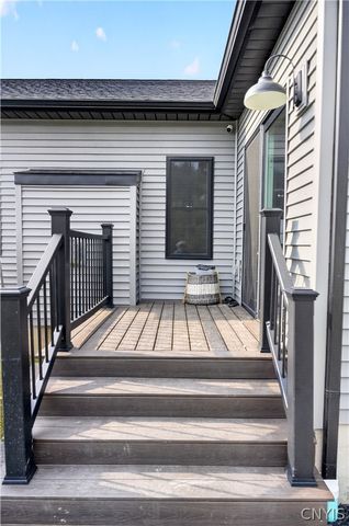 4534 Hollyshire, Clay, NY 13041