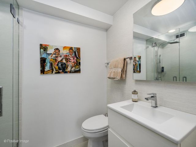 330 W Diversey Parkway 2701, Chicago, IL 60657