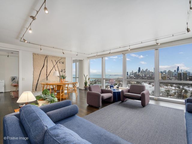 330 W Diversey Parkway 2701, Chicago, IL 60657