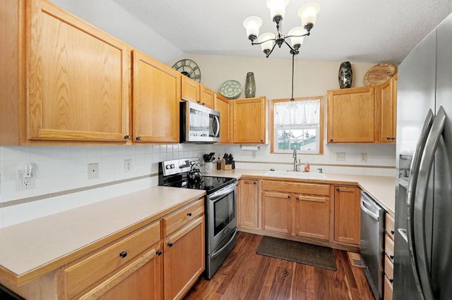 2033 S Crestline Ct, Wichita, KS 67209