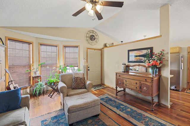 2033 S Crestline Ct, Wichita, KS 67209