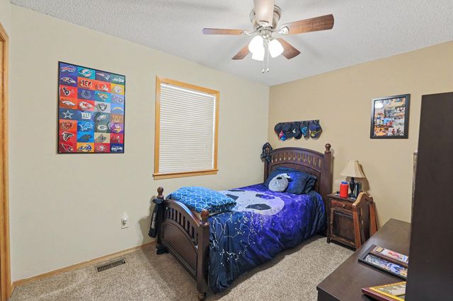 2033 S Crestline Ct, Wichita, KS 67209