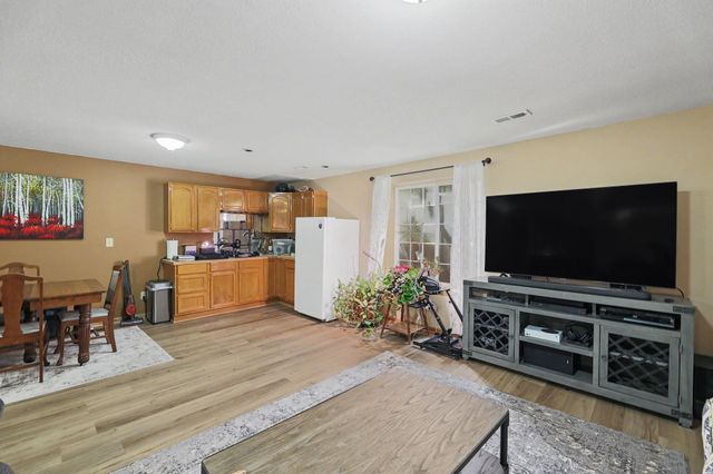 2033 S Crestline Ct, Wichita, KS 67209