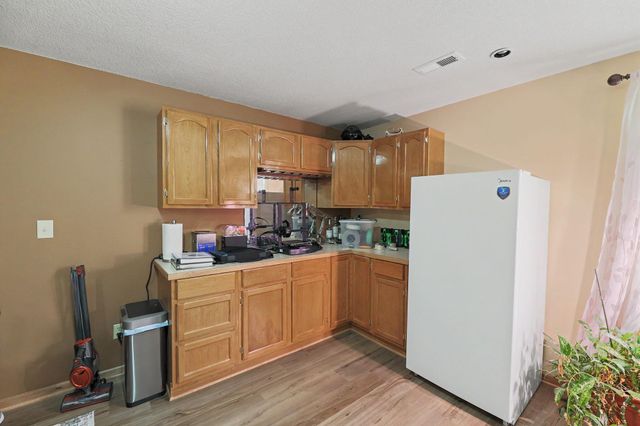 2033 S Crestline Ct, Wichita, KS 67209