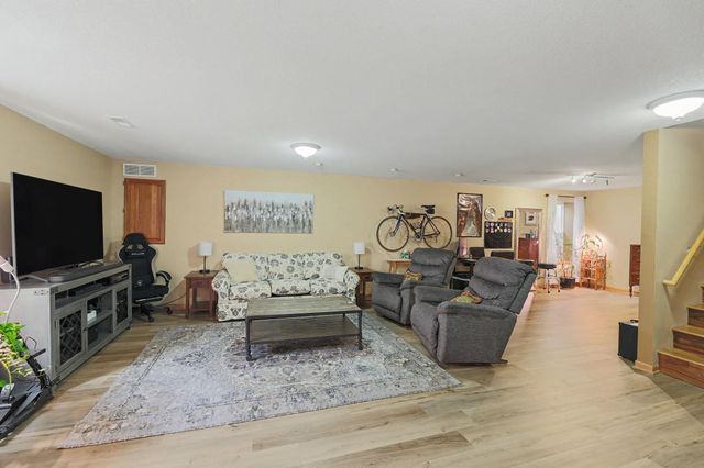 2033 S Crestline Ct, Wichita, KS 67209