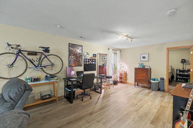 2033 S Crestline Ct, Wichita, KS 67209