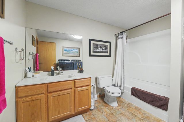 2033 S Crestline Ct, Wichita, KS 67209