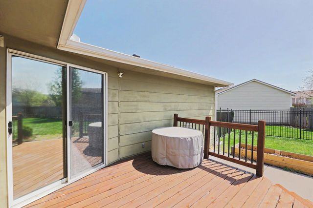 2033 S Crestline Ct, Wichita, KS 67209