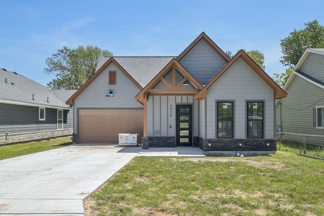 2936 Henry Road, Lancaster, TX 75134
