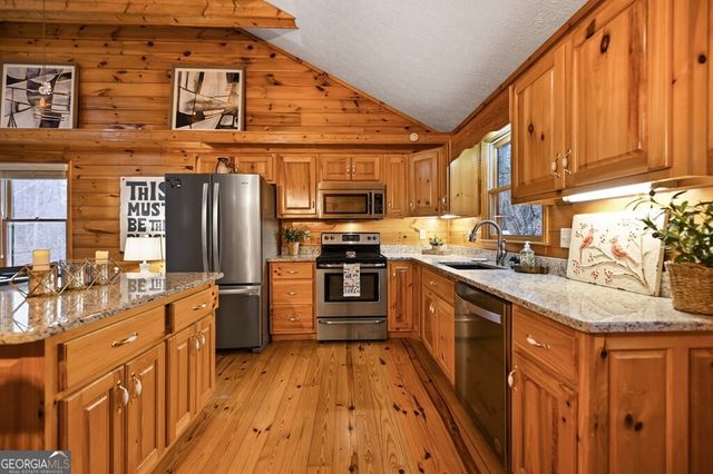 18 Gradient Court, Ellijay, GA 30540