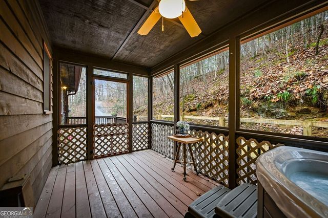 18 Gradient Court, Ellijay, GA 30540