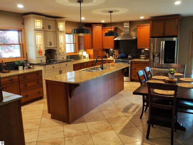 1584 W Chapman Road, Mt Pleasant, MI 48858