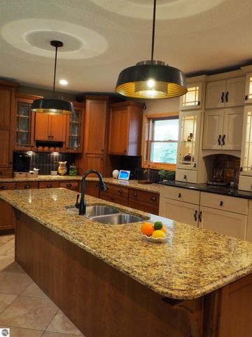 1584 W Chapman Road, Mt Pleasant, MI 48858