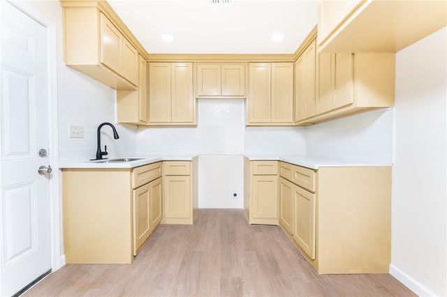 641 Caddo St, Corpus Christi, TX 78412