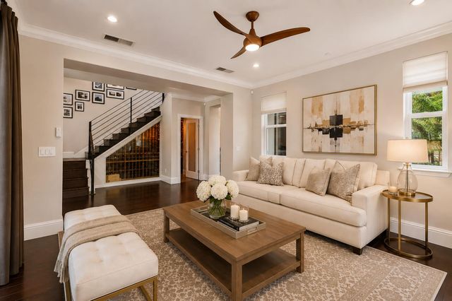 445 Westlake Dr, West Sacramento, CA 95605