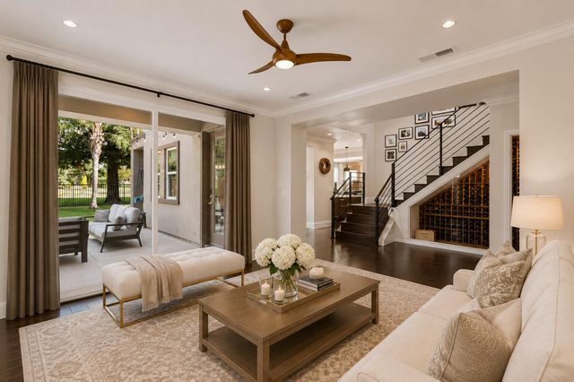445 Westlake Dr, West Sacramento, CA 95605