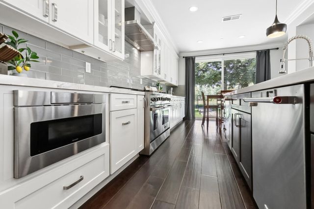 445 Westlake Dr, West Sacramento, CA 95605