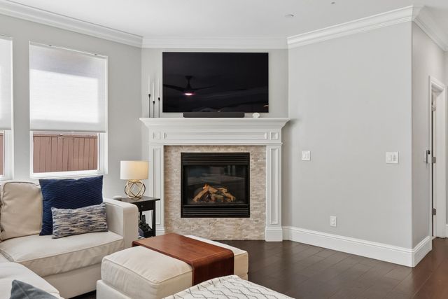 445 Westlake Dr, West Sacramento, CA 95605