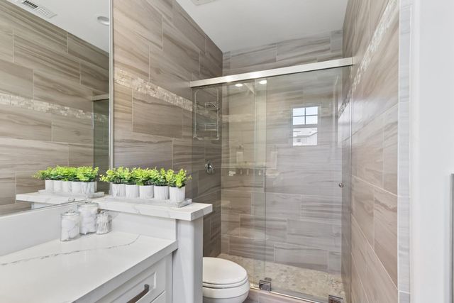 445 Westlake Dr, West Sacramento, CA 95605