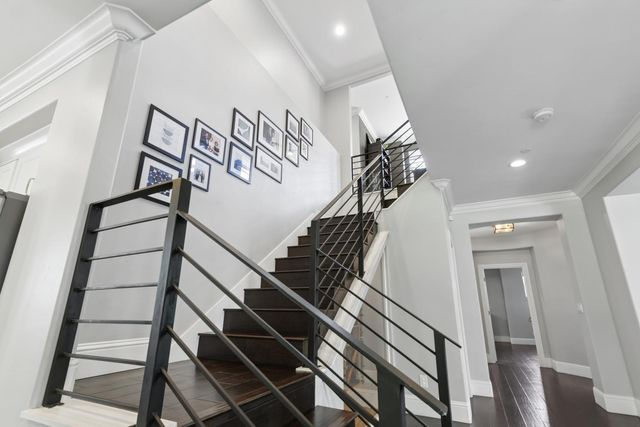 445 Westlake Dr, West Sacramento, CA 95605