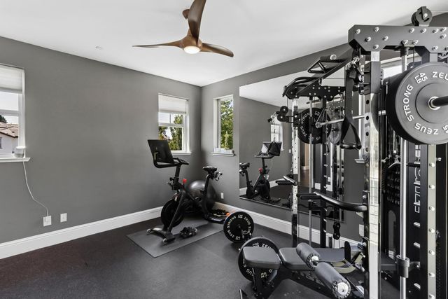 445 Westlake Dr, West Sacramento, CA 95605