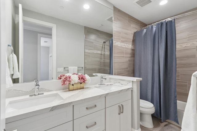 445 Westlake Dr, West Sacramento, CA 95605